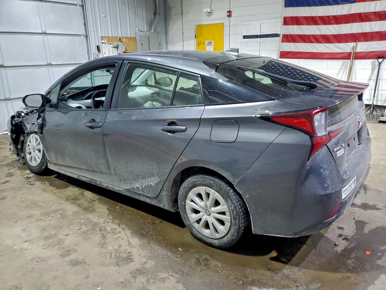 2019 TOYOTA PRIUS photo 2