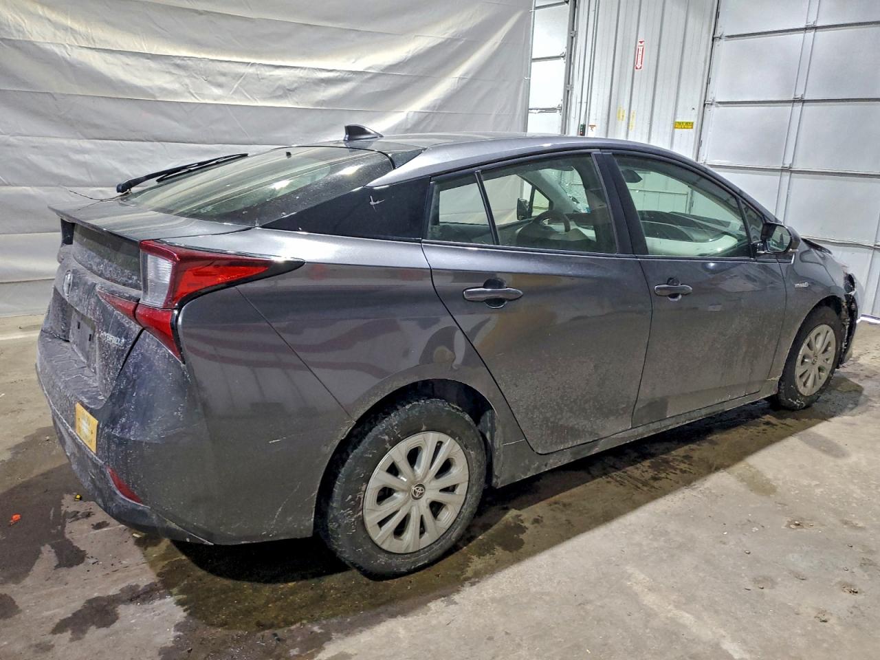 2019 TOYOTA PRIUS photo 3