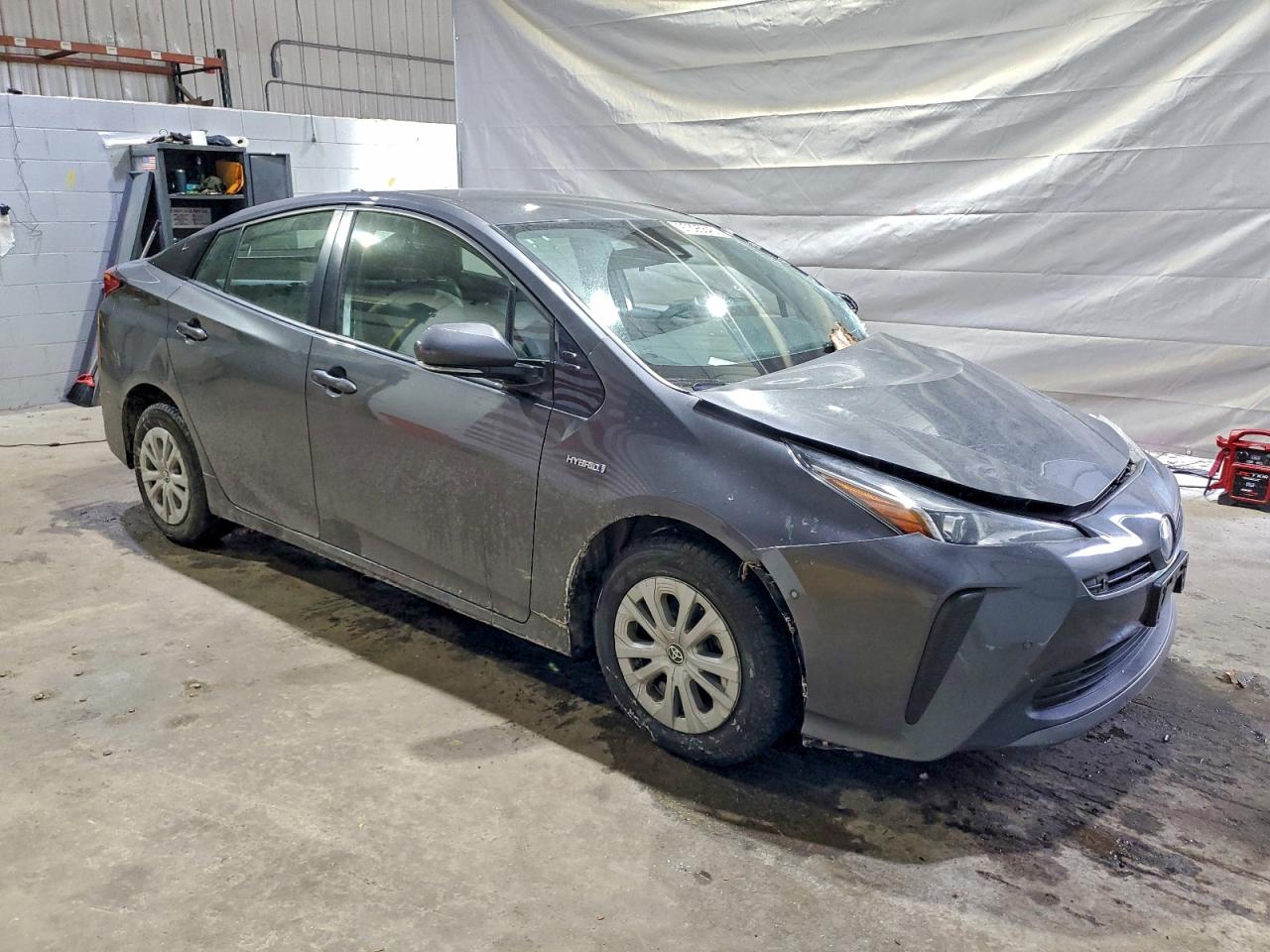 2019 TOYOTA PRIUS photo 4