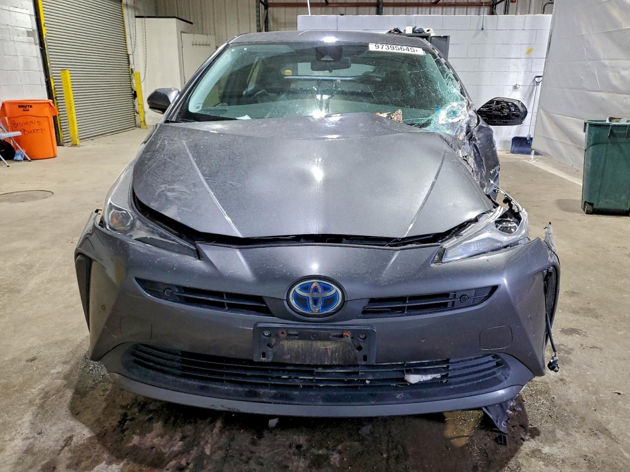 2019 TOYOTA PRIUS photo 5