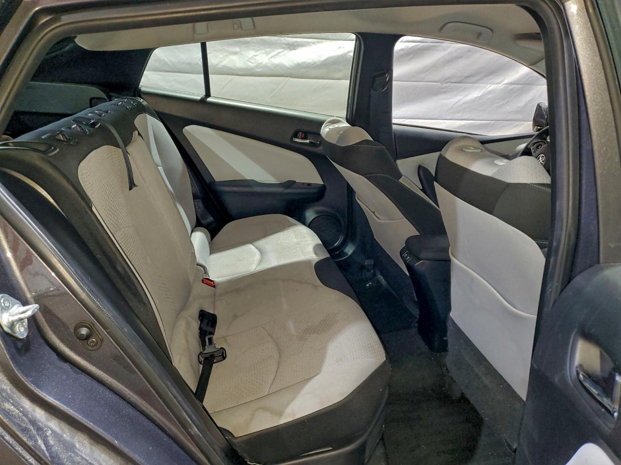 2019 TOYOTA PRIUS photo 10