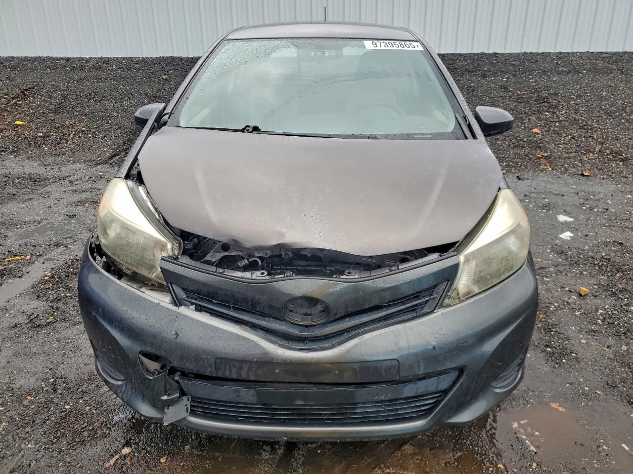 2012 TOYOTA YARIS photo 5