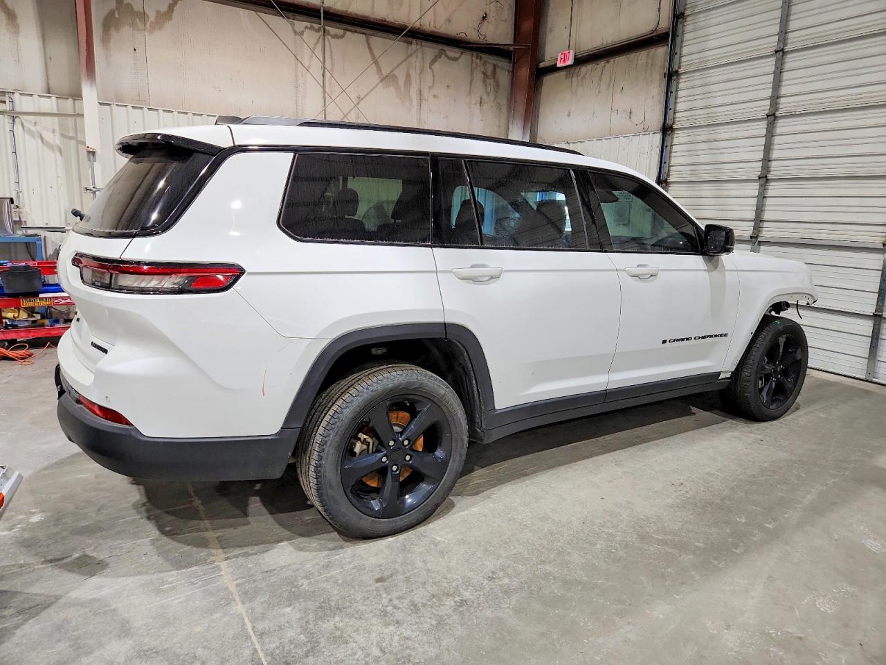 2024 JEEP GRAND CHEROKEE L LIMITED photo 3