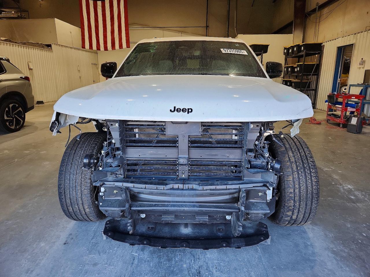 2024 JEEP GRAND CHEROKEE L LIMITED photo 5