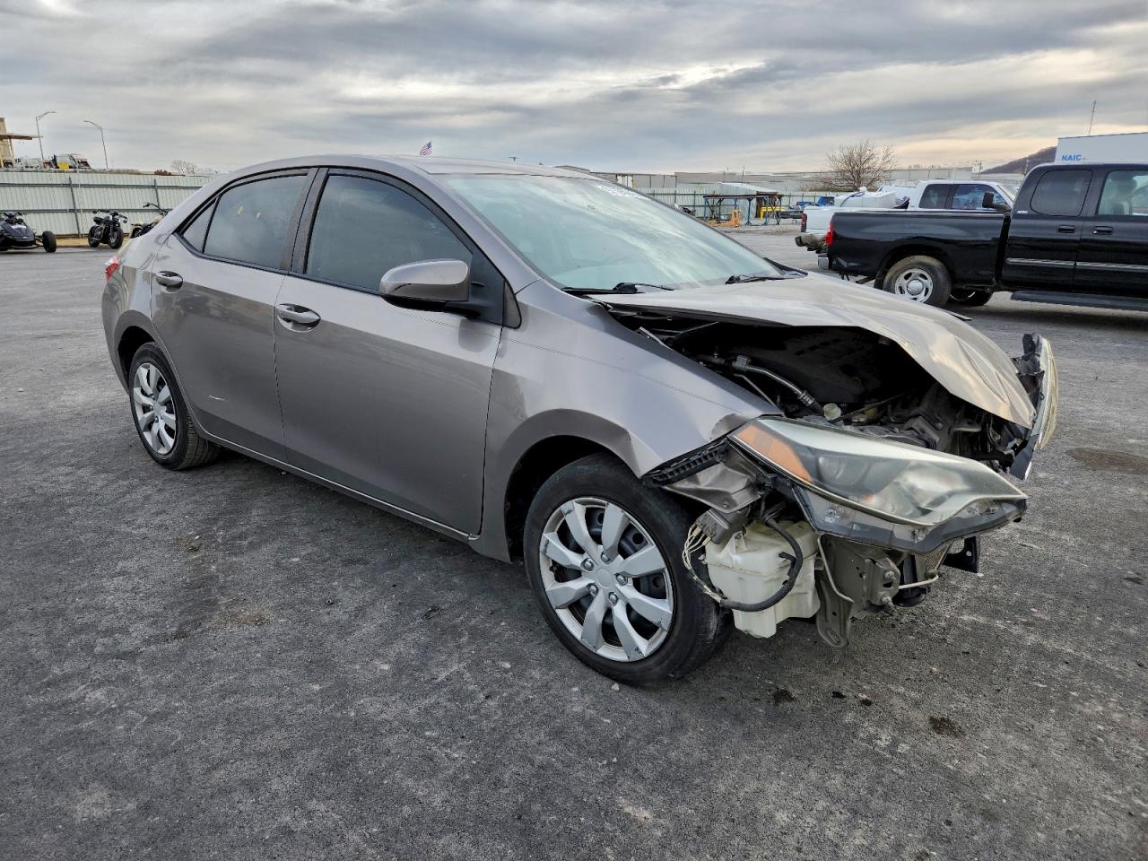 2014 TOYOTA COROLLA L photo 4