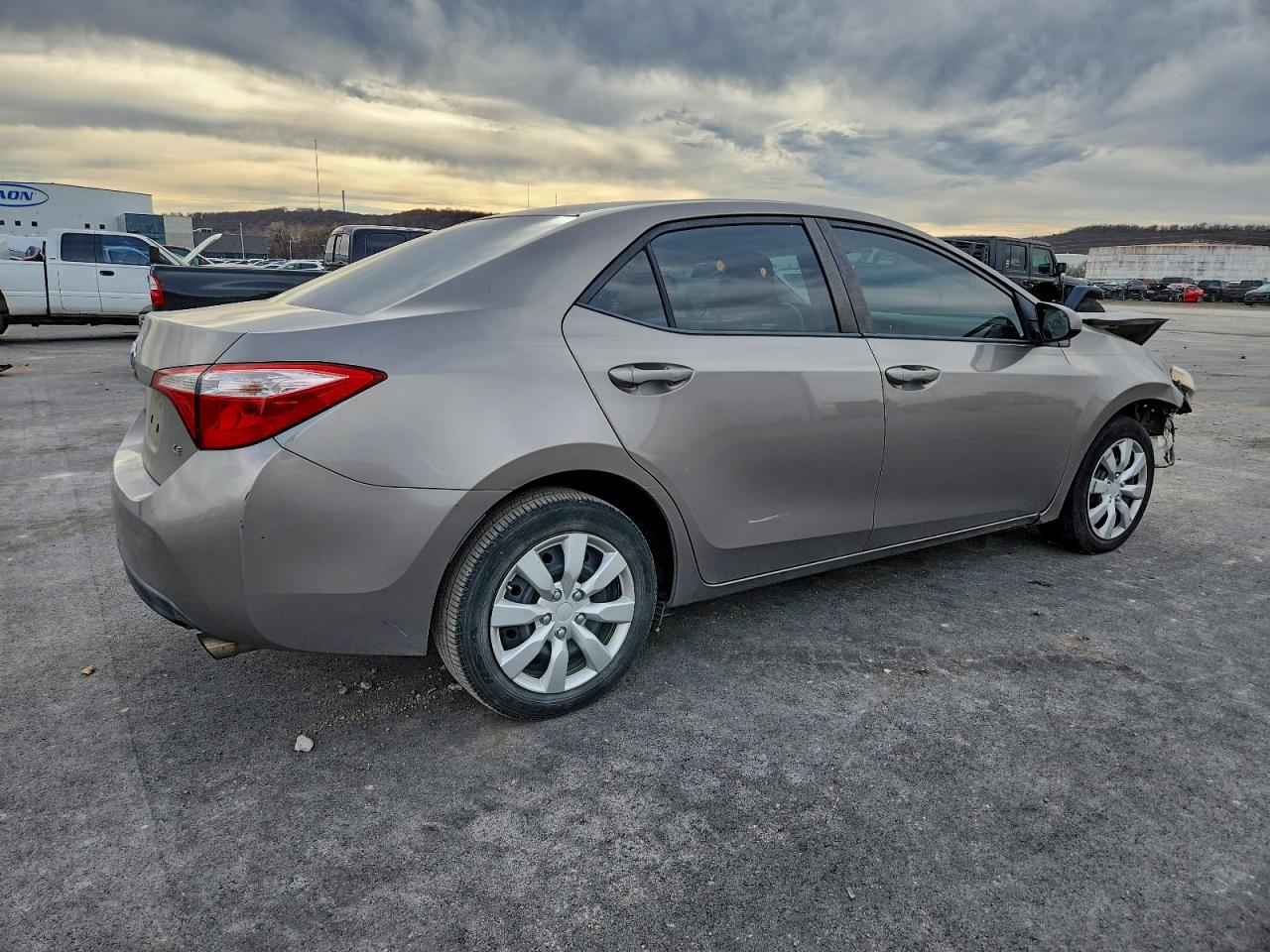 2014 TOYOTA COROLLA L photo 3