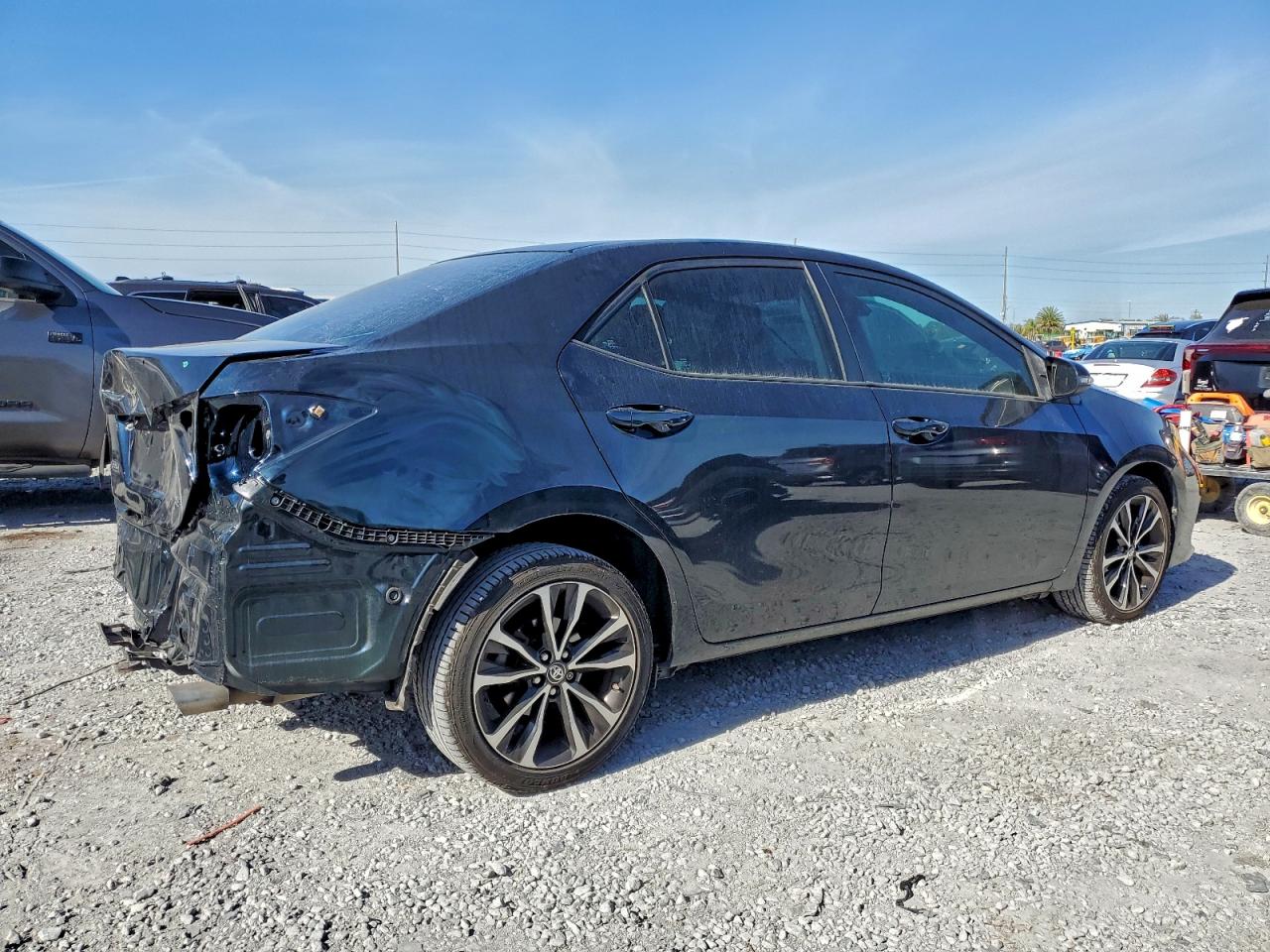2019 TOYOTA COROLLA L photo 3