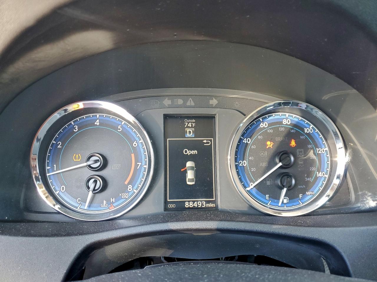 2019 TOYOTA COROLLA L photo 9