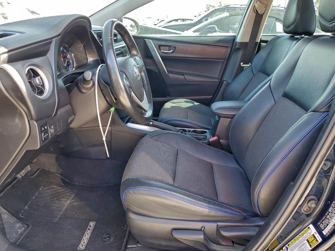 2019 TOYOTA COROLLA L photo 7