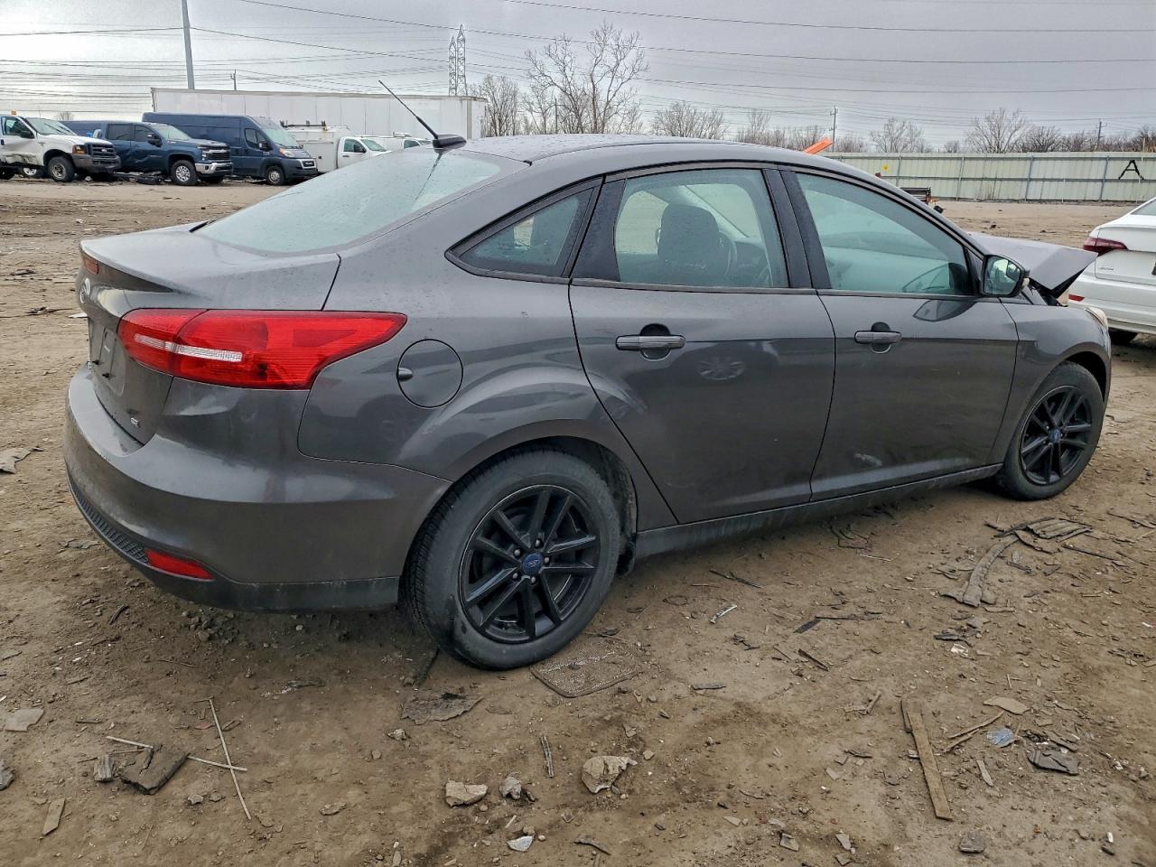 2017 FORD FOCUS SE photo 3