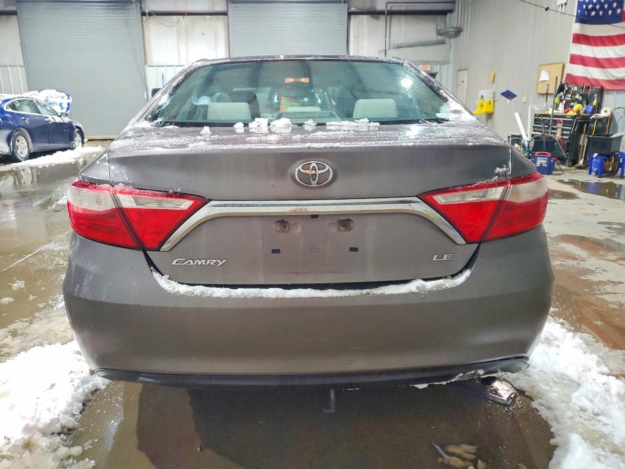 2015 TOYOTA CAMRY LE photo 6