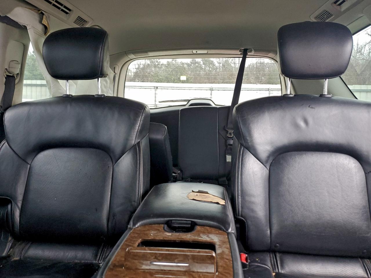 2017 INFINITI QX80 BASE photo 10