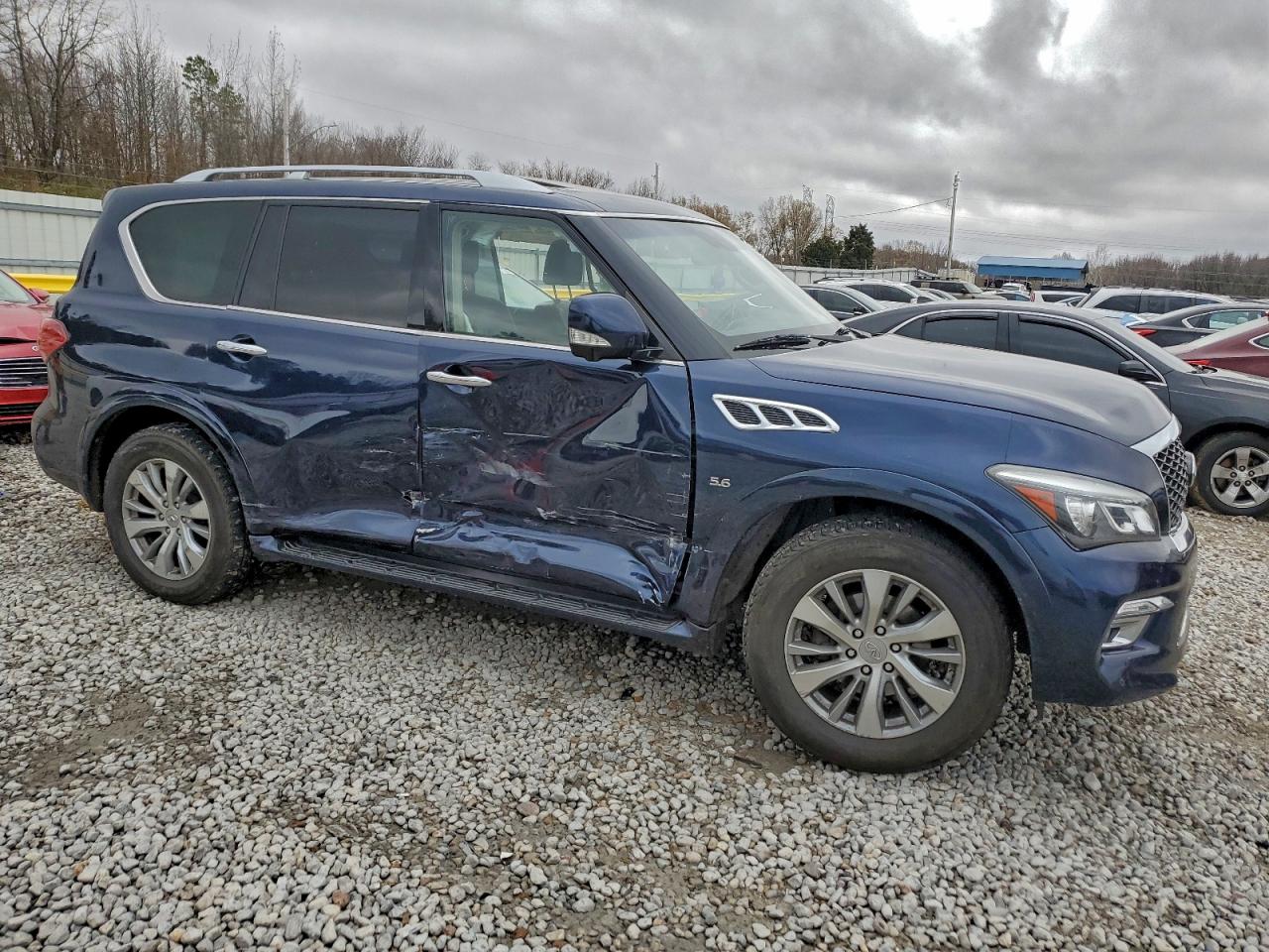 2017 INFINITI QX80 BASE photo 4