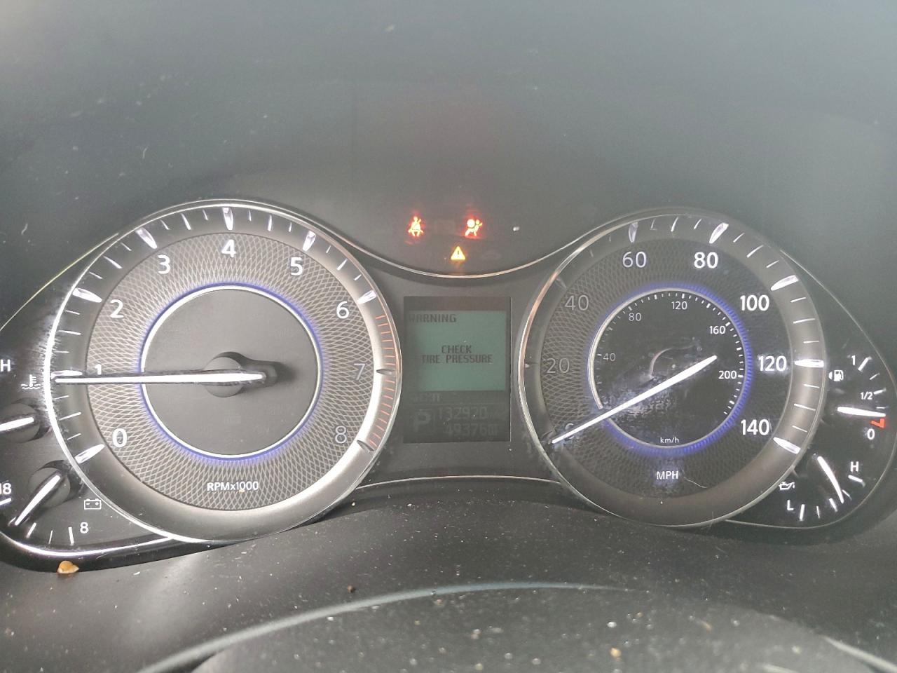 2017 INFINITI QX80 BASE photo 9