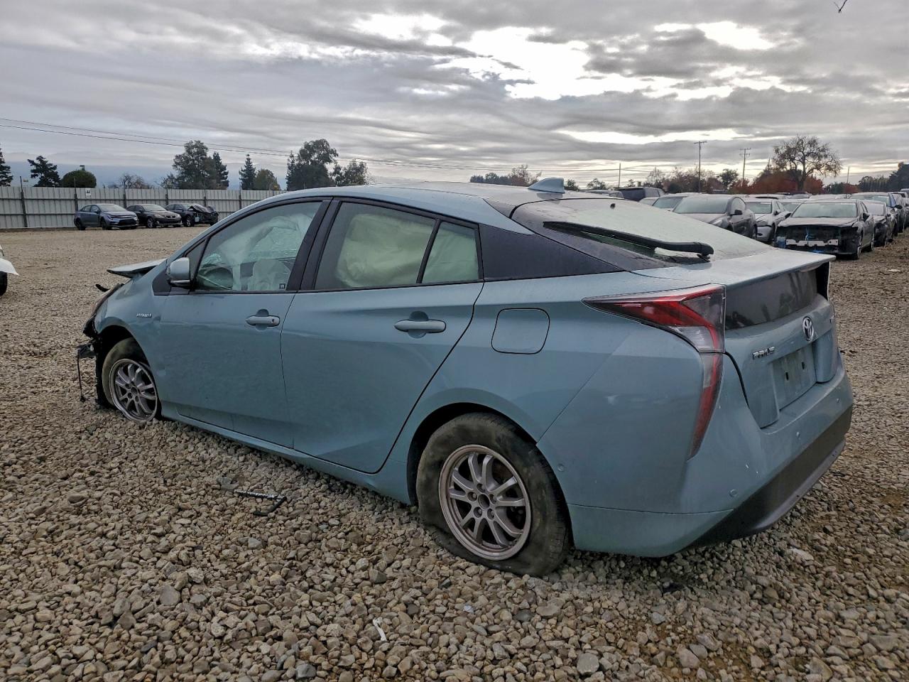 2016 TOYOTA PRIUS photo 2