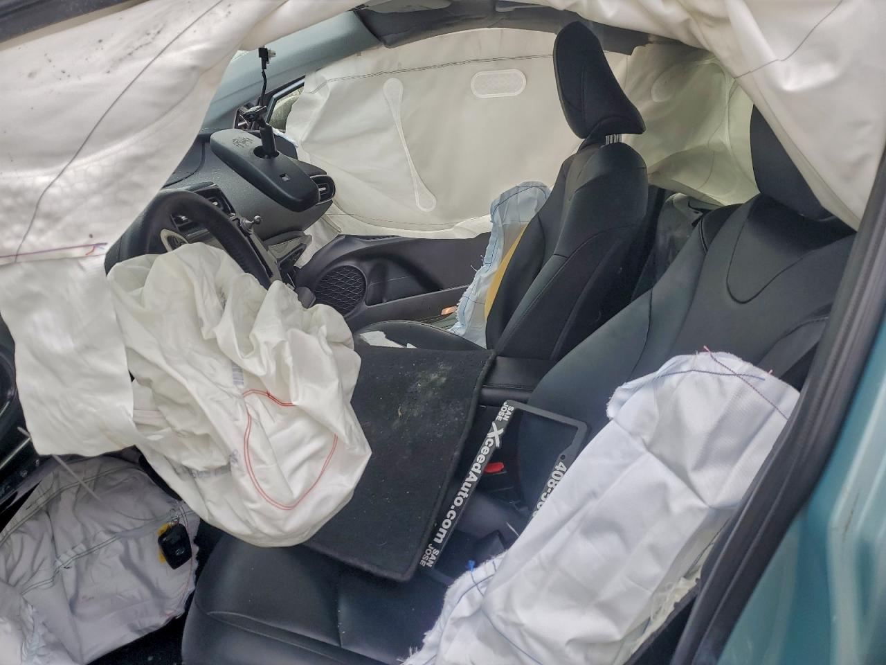 2016 TOYOTA PRIUS photo 7