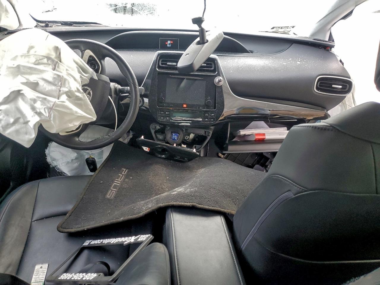 2016 TOYOTA PRIUS photo 8