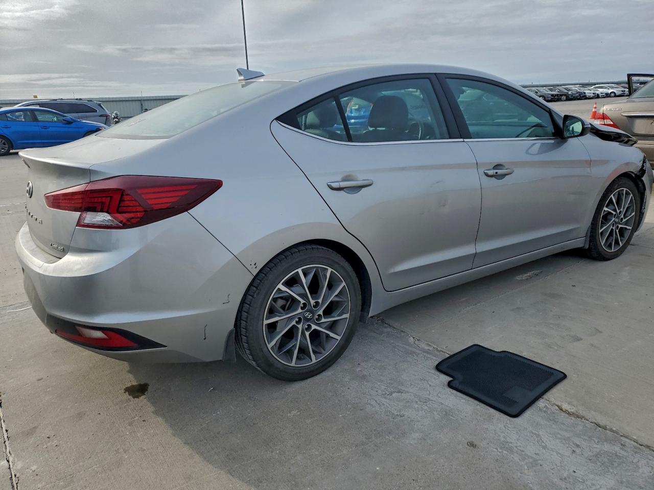 2020 HYUNDAI ELANTRA SEL photo 3