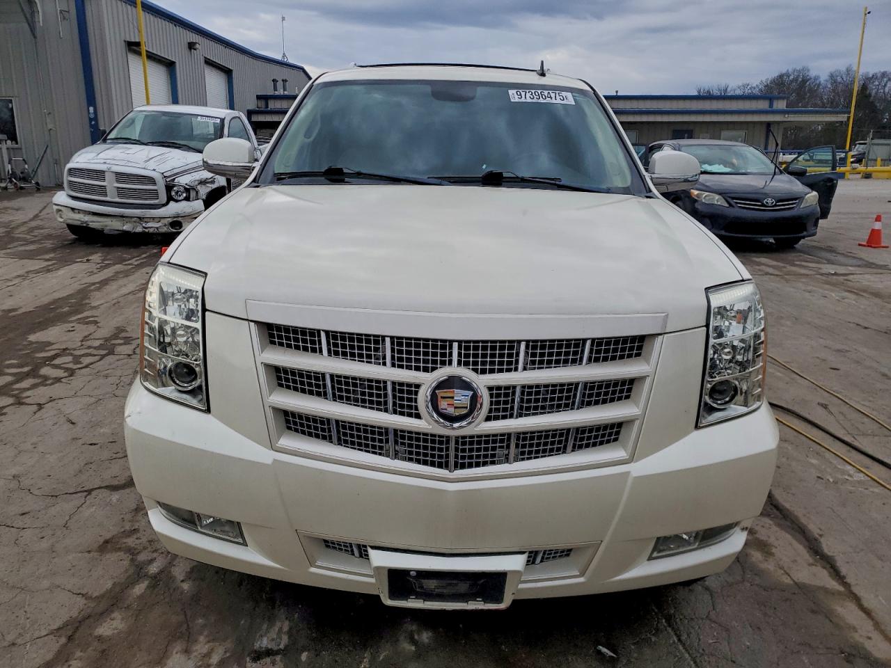 2012 CADILLAC ESCALADE PREMIUM photo 5