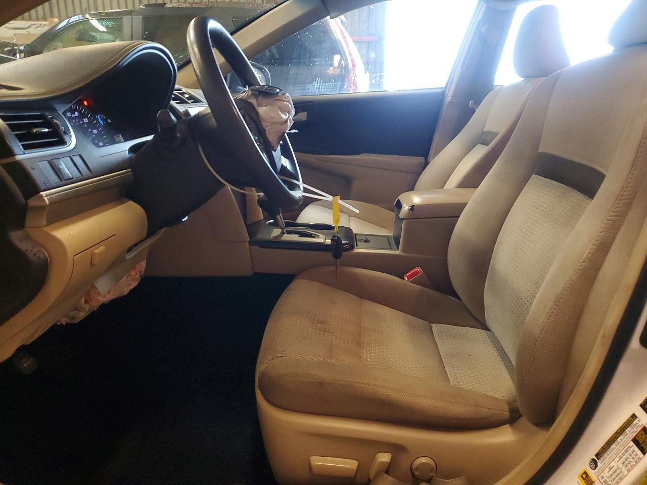 2014 TOYOTA CAMRY L photo 7
