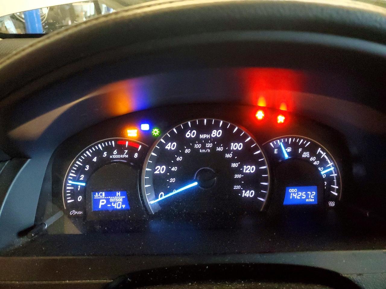 2014 TOYOTA CAMRY L photo 9