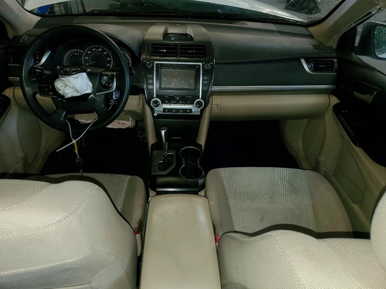 2014 TOYOTA CAMRY L photo 8