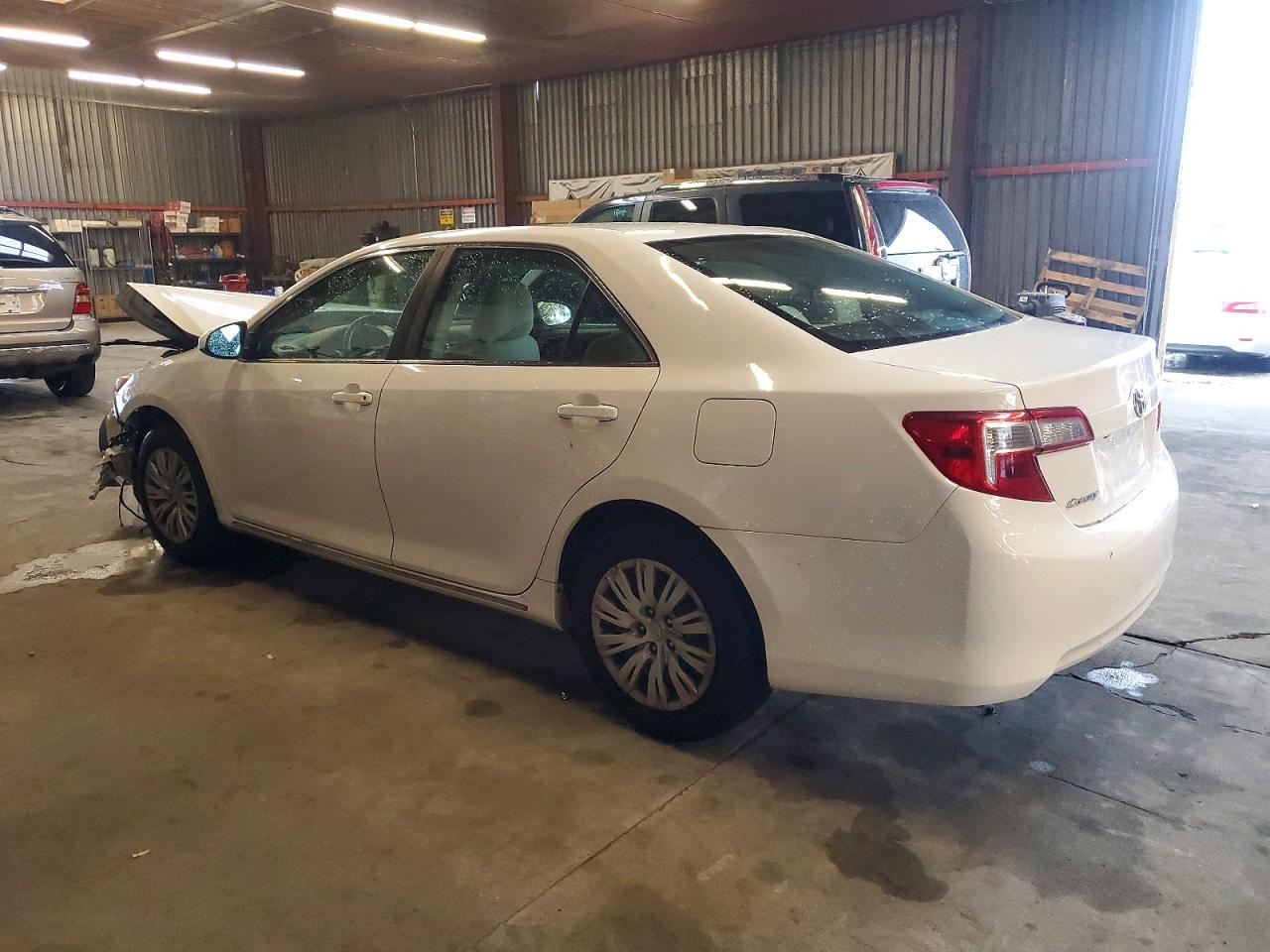 2014 TOYOTA CAMRY L photo 2
