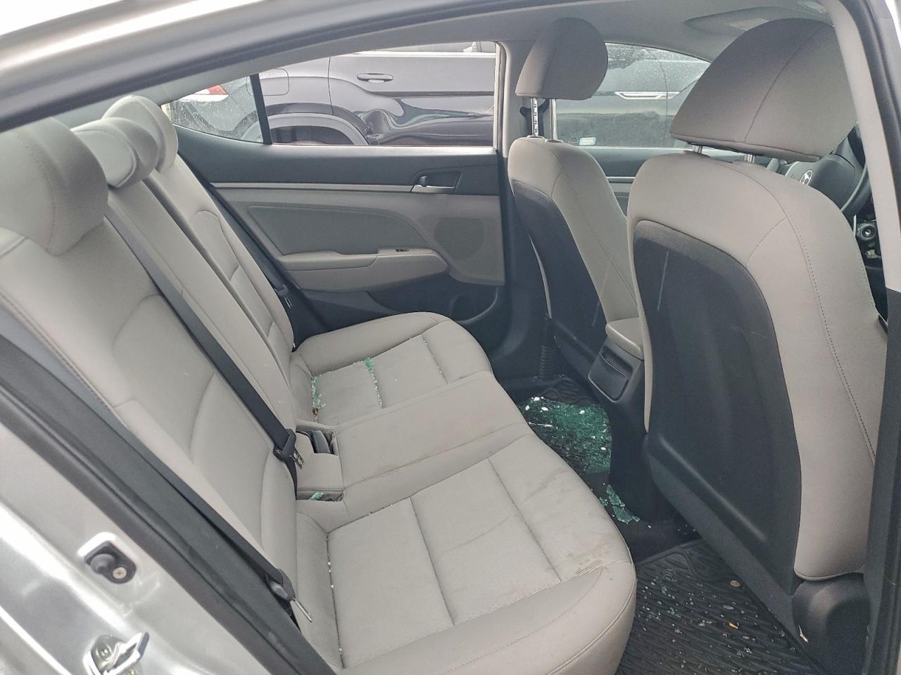 2017 HYUNDAI ELANTRA SE photo 10