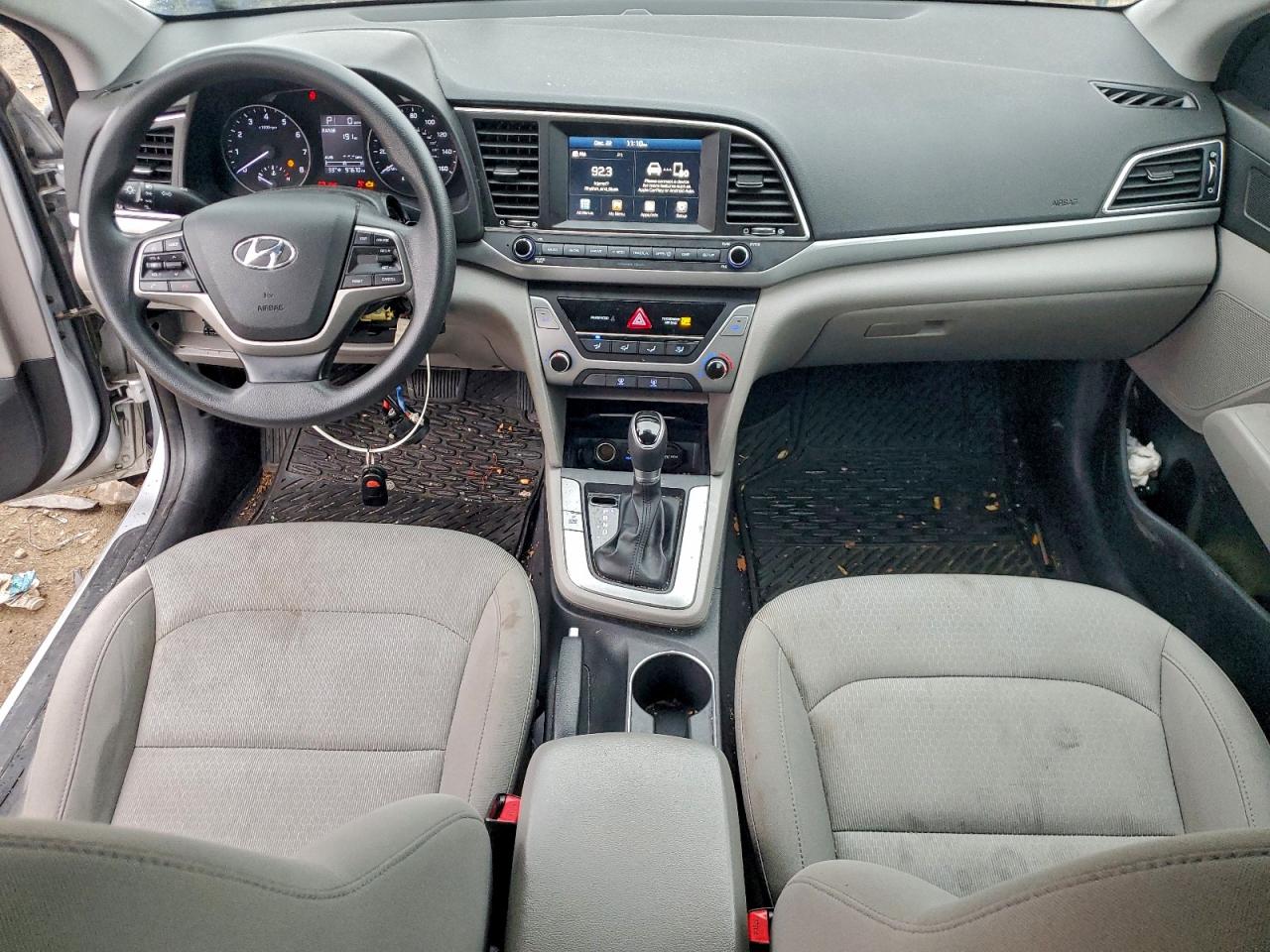 2017 HYUNDAI ELANTRA SE photo 8