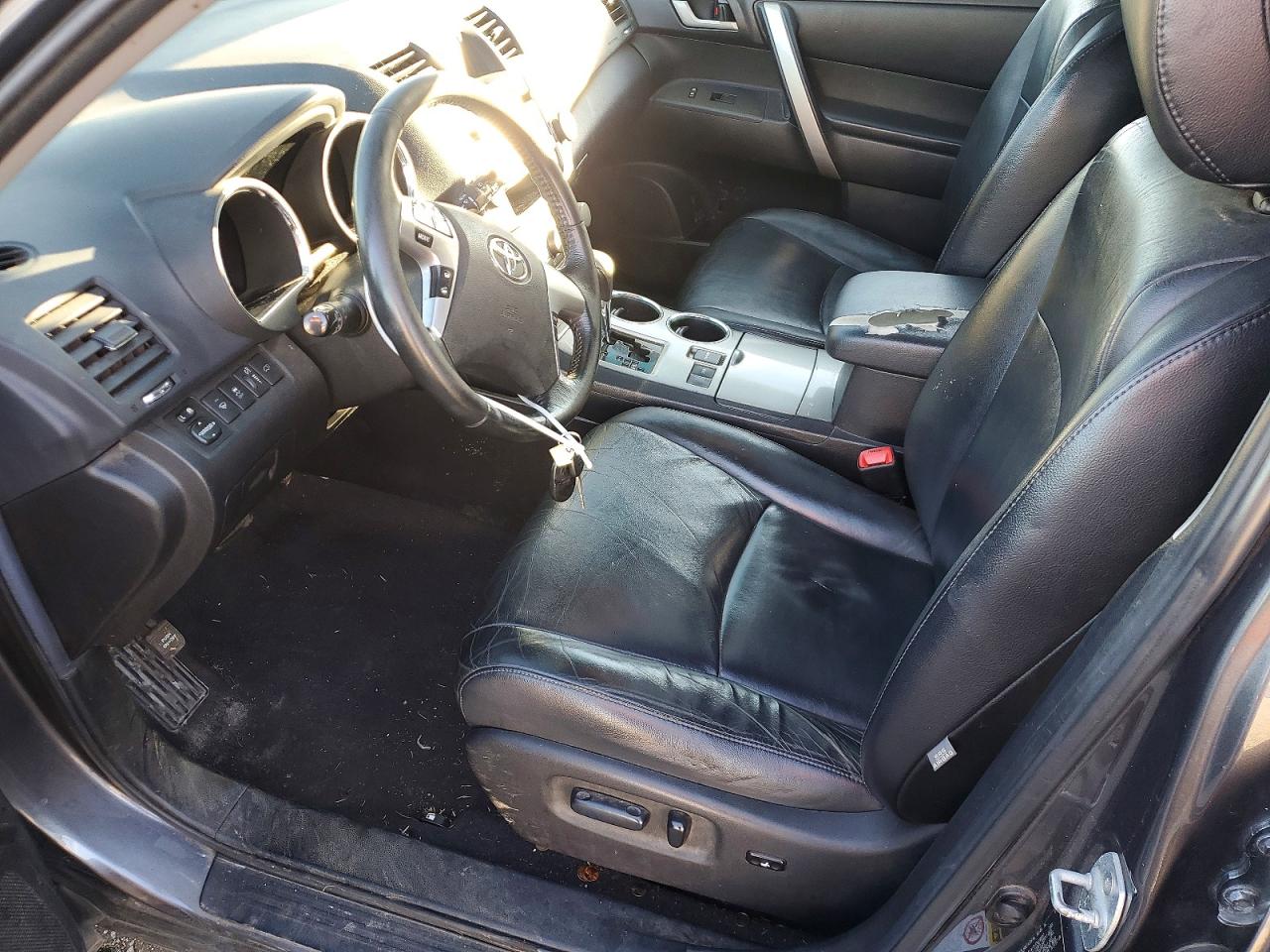 2013 TOYOTA HIGHLANDER BASE photo 7