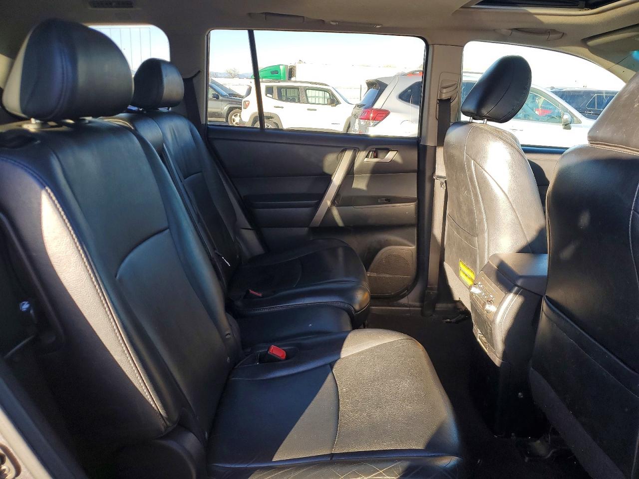 2013 TOYOTA HIGHLANDER BASE photo 11