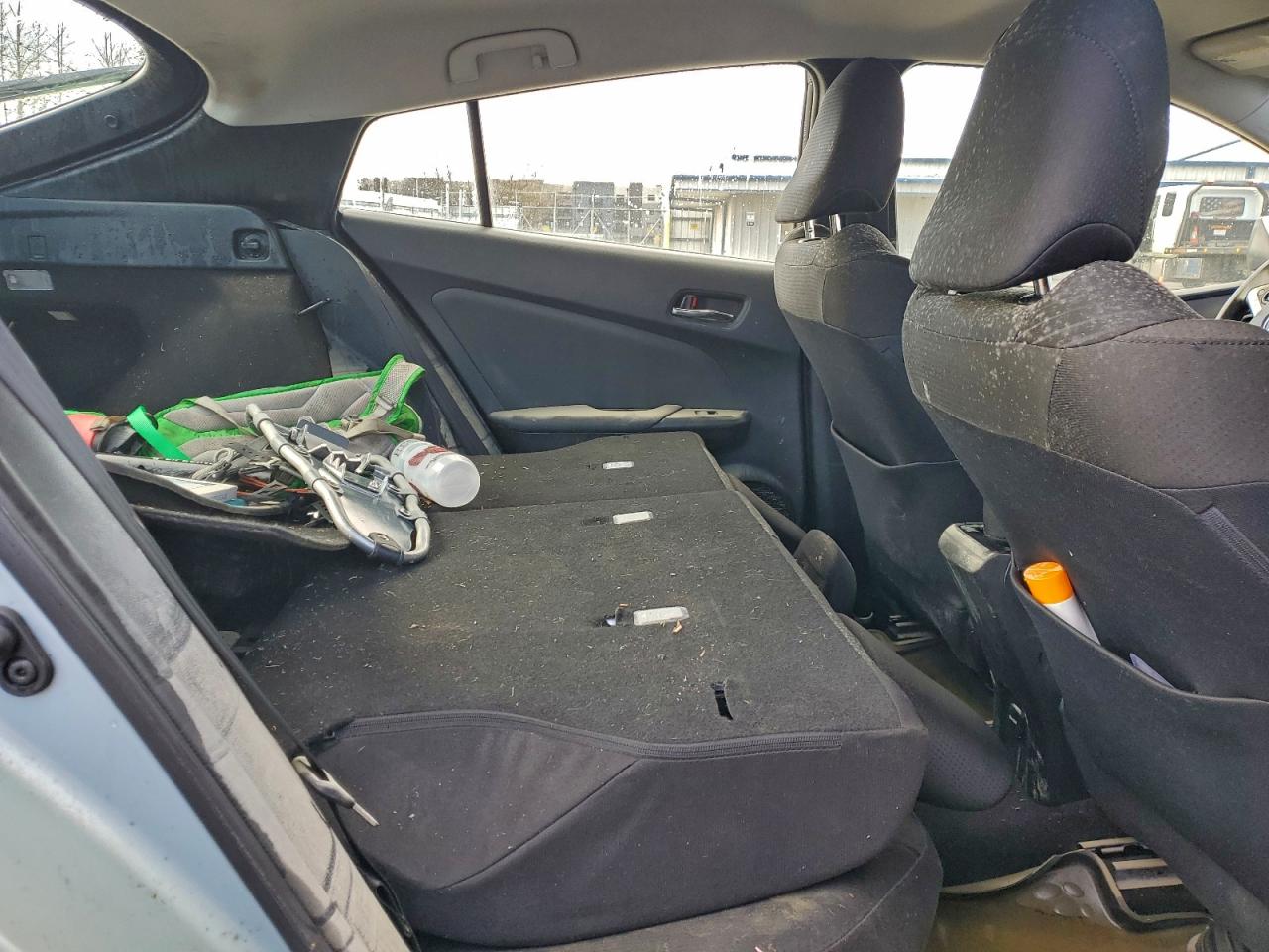 2016 TOYOTA PRIUS photo 11