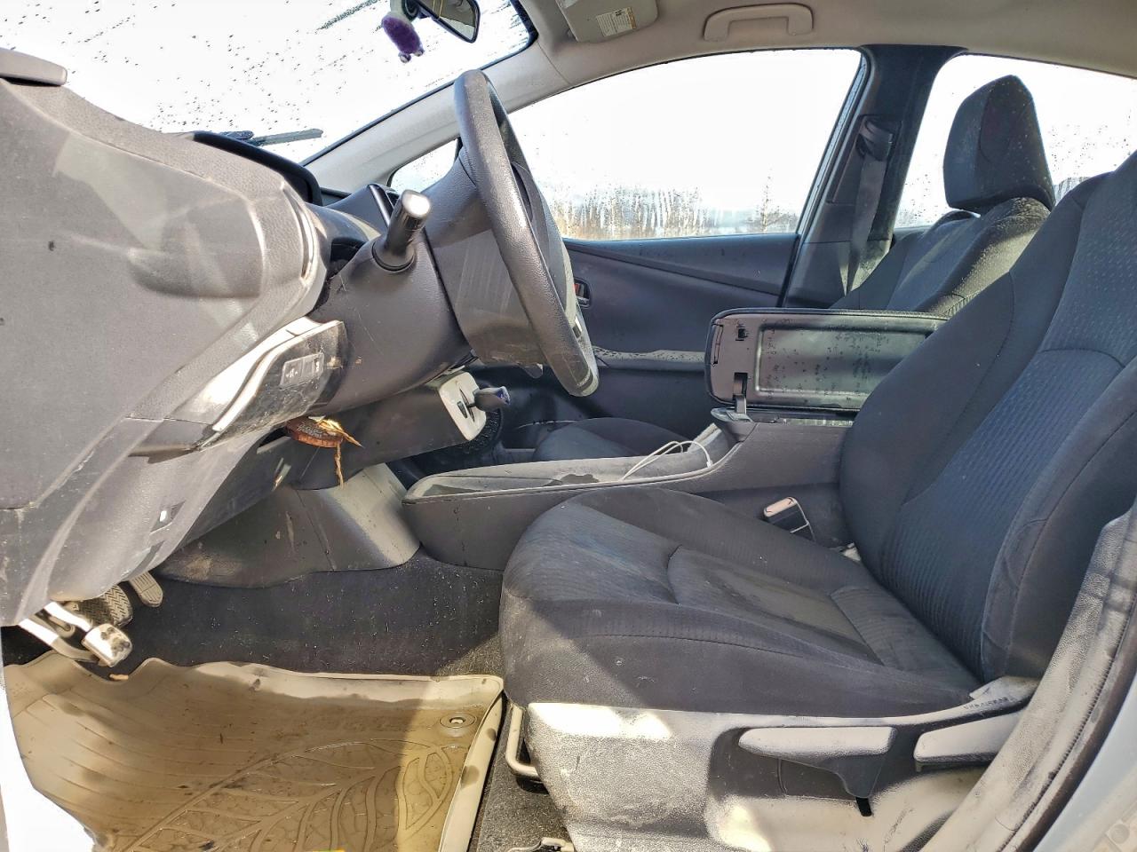 2016 TOYOTA PRIUS photo 7
