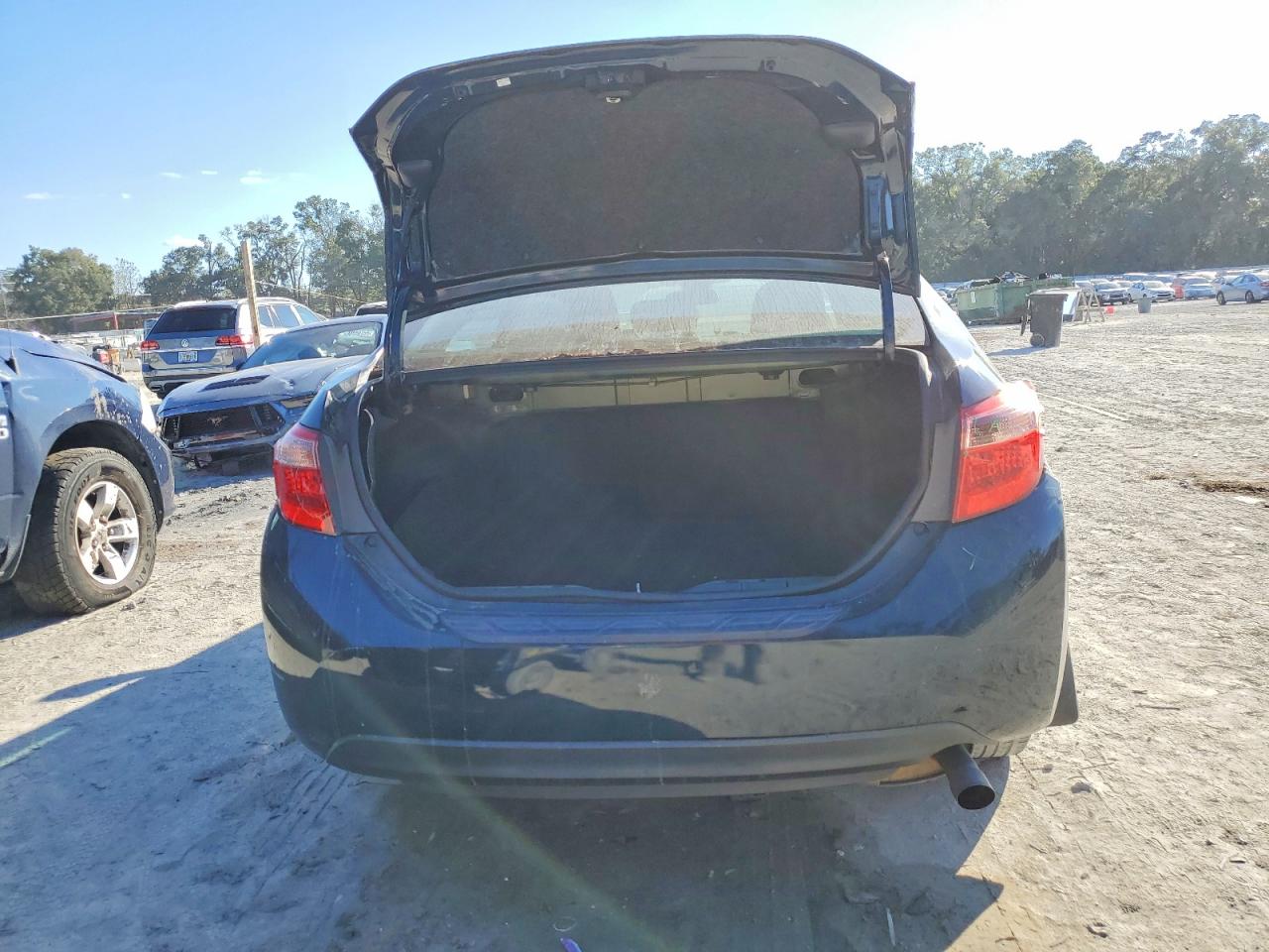 2018 TOYOTA COROLLA L photo 11