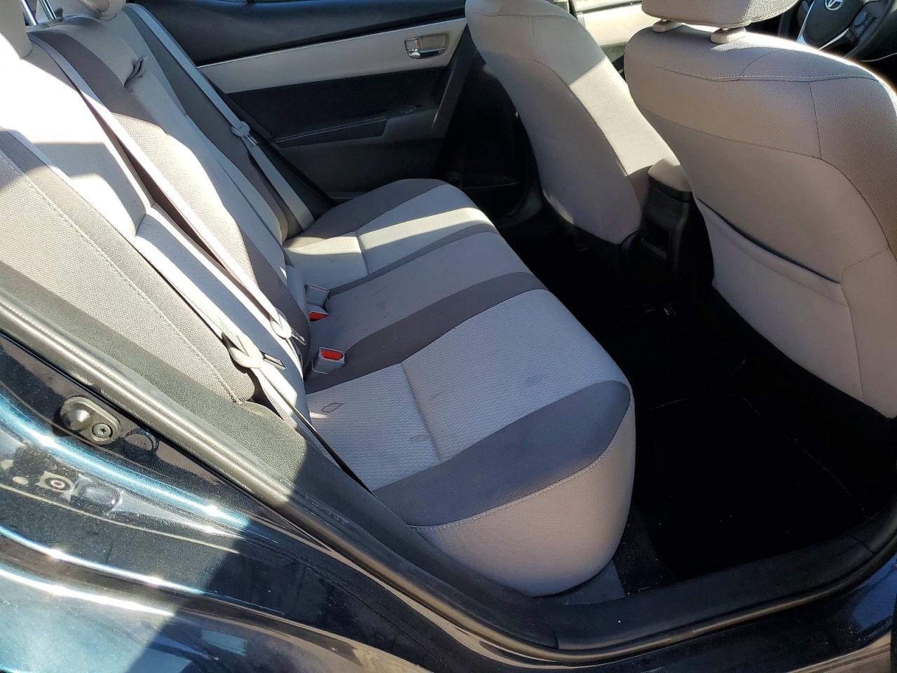 2018 TOYOTA COROLLA L photo 19