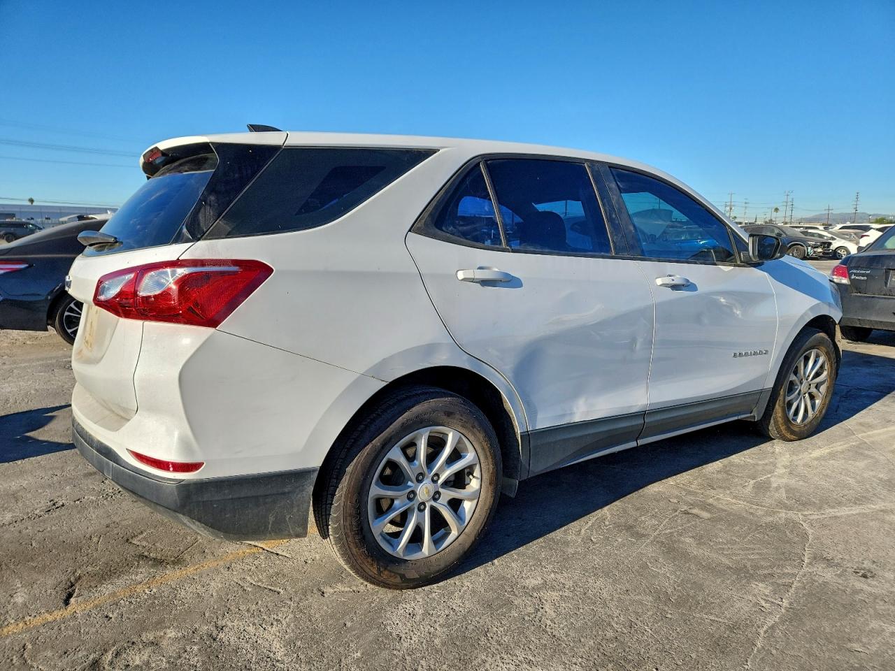 2020 CHEVROLET EQUINOX LS photo 3