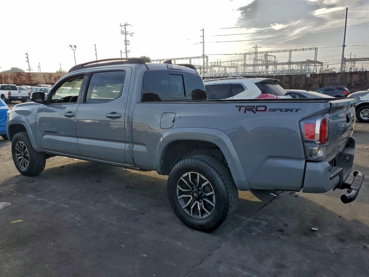 2021 TOYOTA TACOMA DOUBLE CAB photo 2