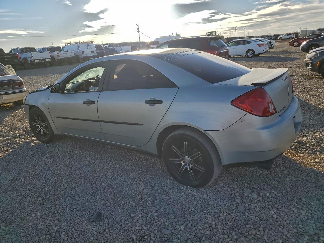 2007 PONTIAC G6 BASE photo 2