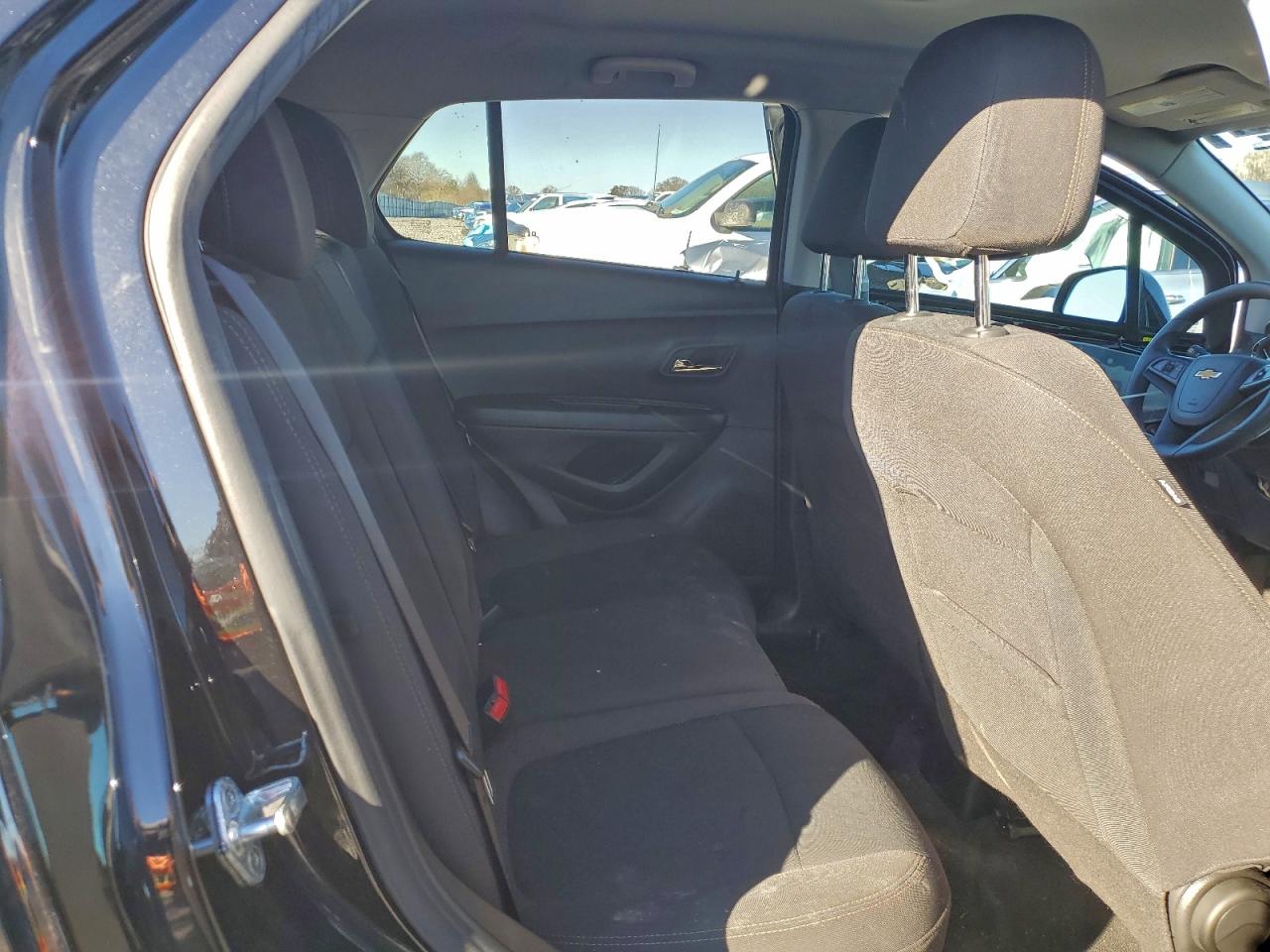 2022 CHEVROLET TRAX LS photo 21