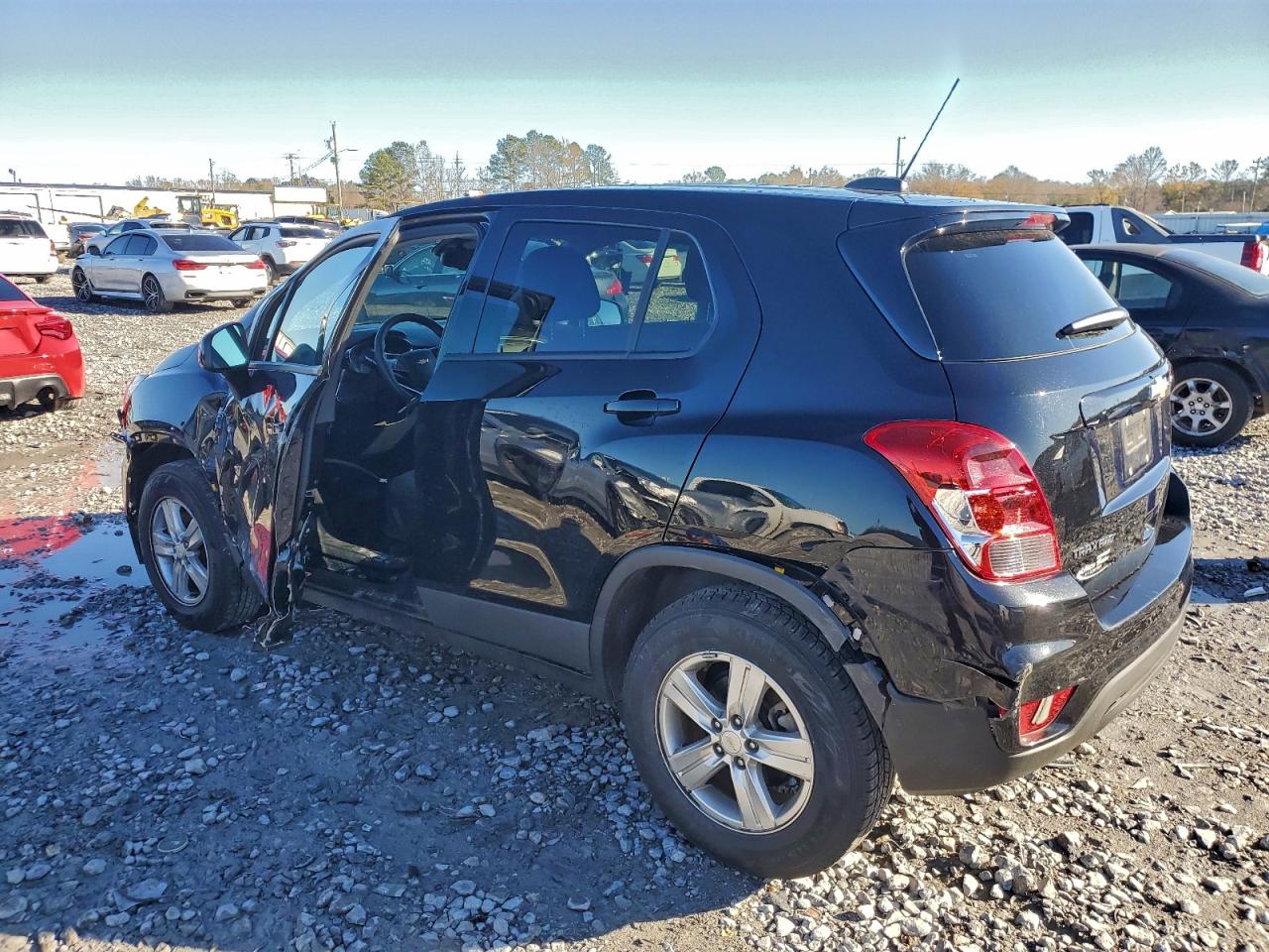 2022 CHEVROLET TRAX LS photo 3