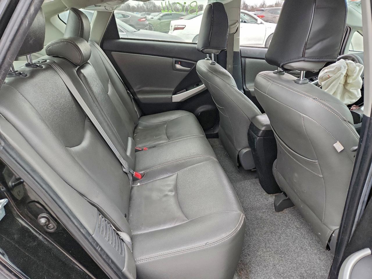 2014 TOYOTA PRIUS photo 10
