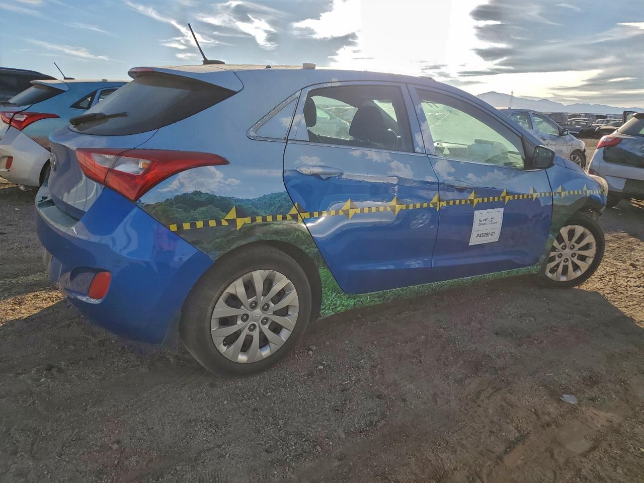 2017 HYUNDAI ELANTRA GT photo 3