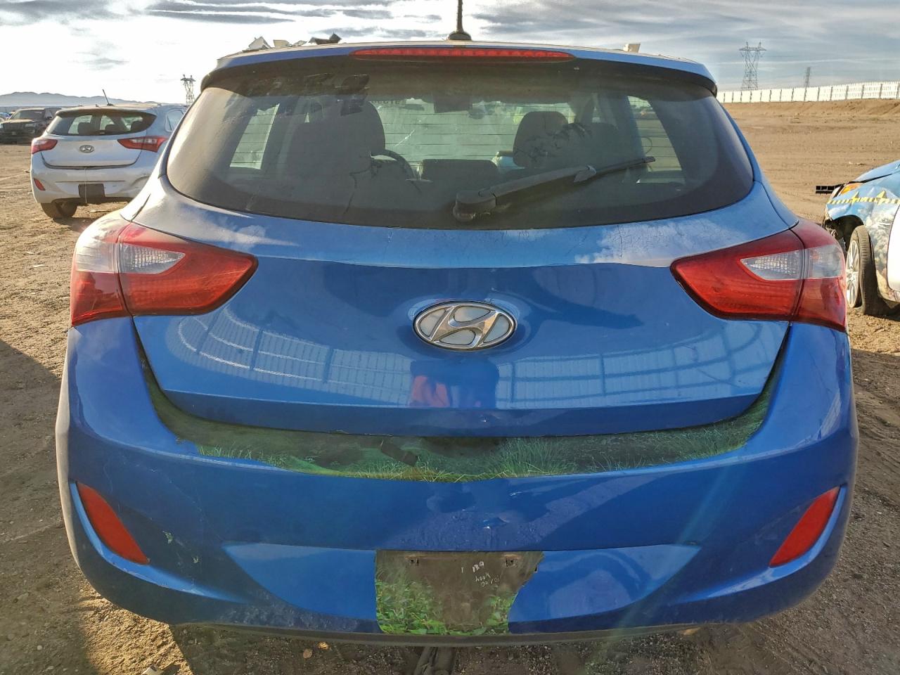 2017 HYUNDAI ELANTRA GT photo 6