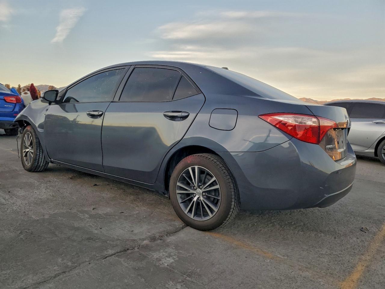 2019 TOYOTA COROLLA L photo 2