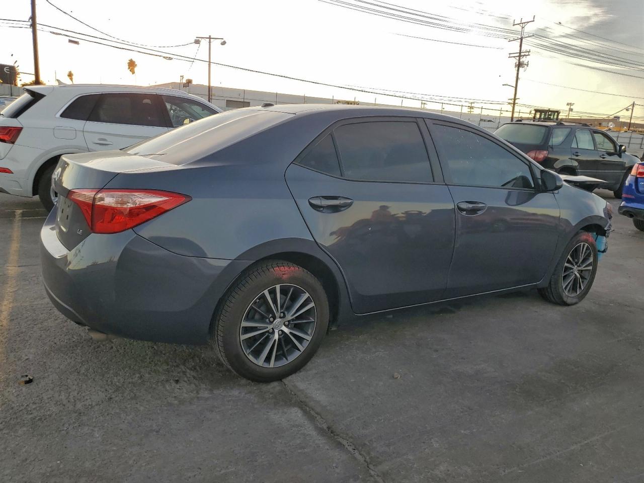 2019 TOYOTA COROLLA L photo 3