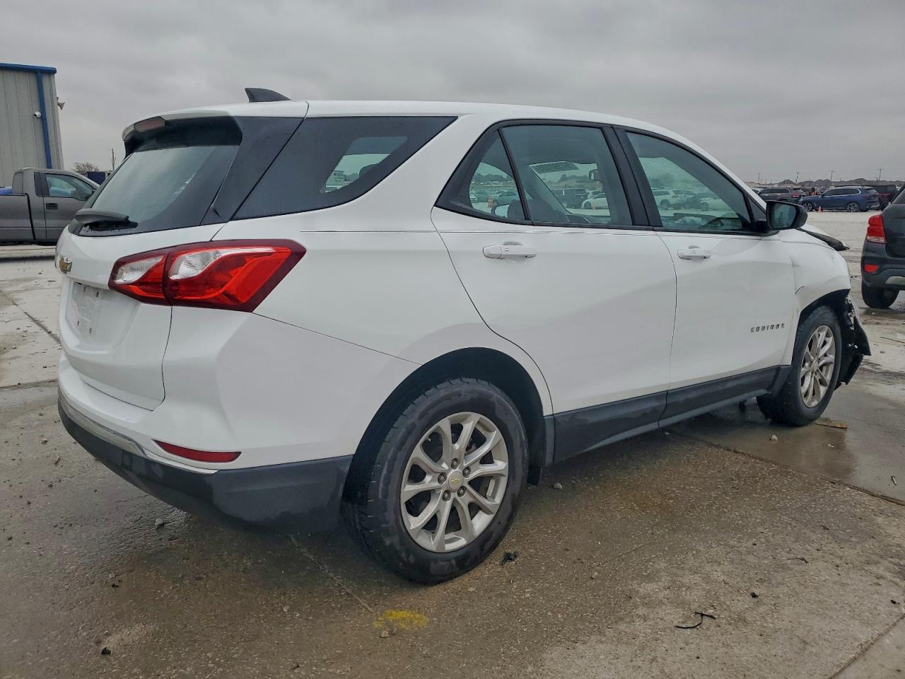 2018 CHEVROLET EQUINOX LS photo 3