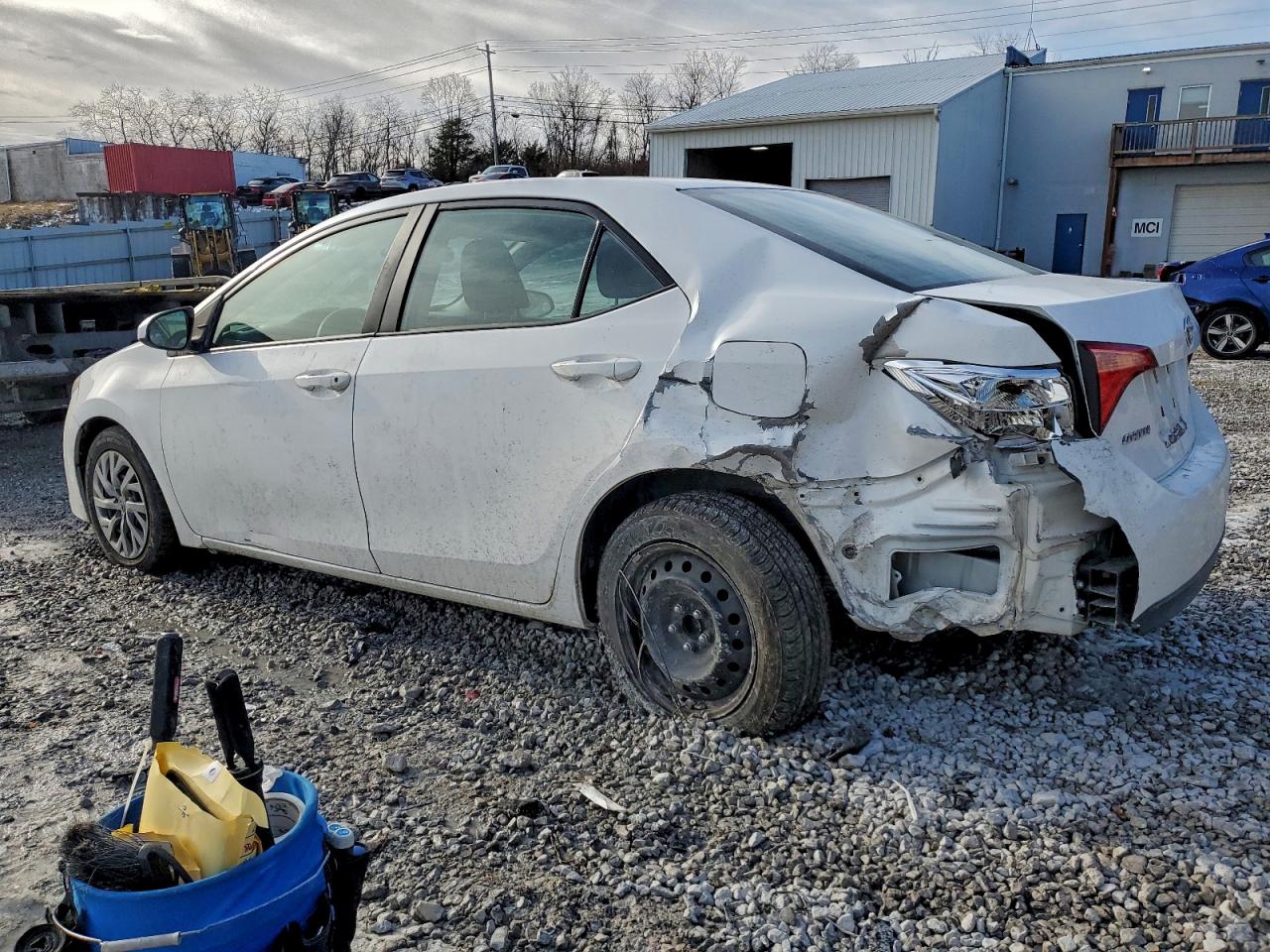 2018 TOYOTA COROLLA L photo 2