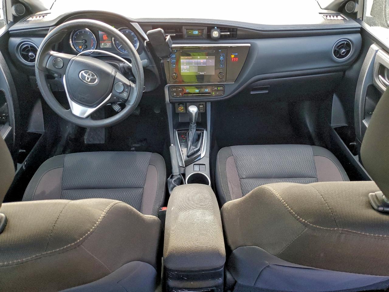 2018 TOYOTA COROLLA L photo 8