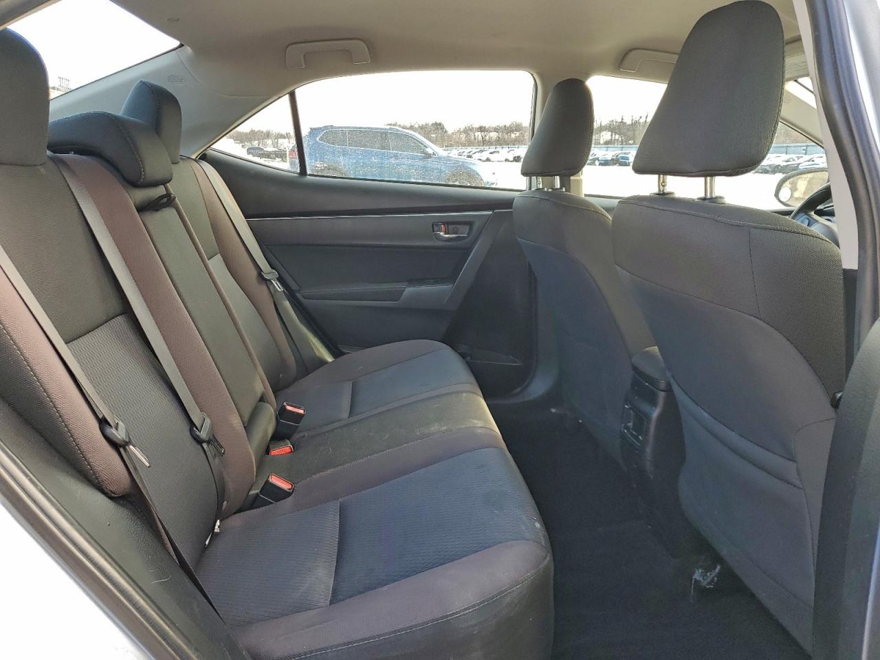 2018 TOYOTA COROLLA L photo 10