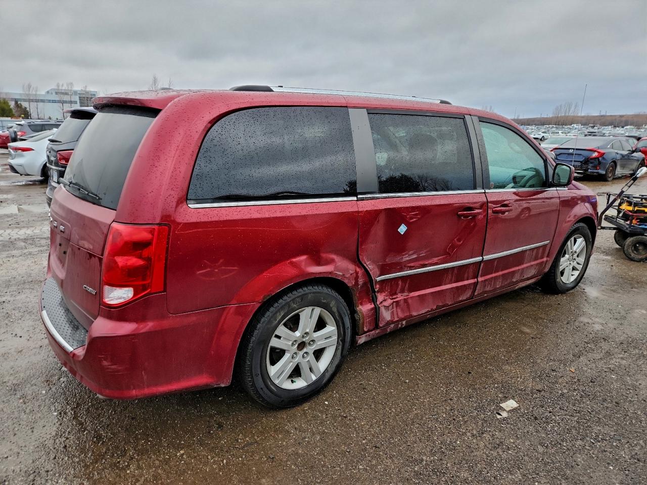 2011 DODGE GRAND CARAVAN CREW photo 3